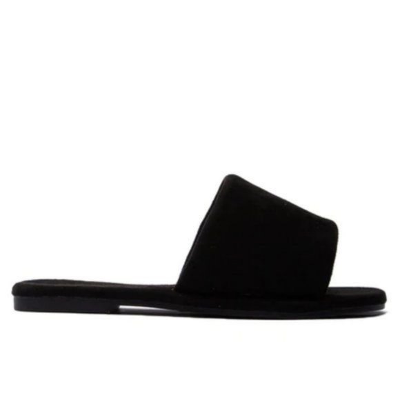 !! NEW !! Super Soft Slide Sandals in Black - Picture 2 of 9